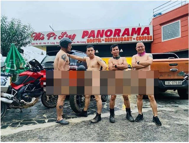 Hiếu Orion cùng 3 'đồng đội' khoả thân để ủng hộ Mã Pì Lèng Panarama Hieu Orion cung 3 'dong doi' khoa than de ung ho Ma Pi Leng Panarama
