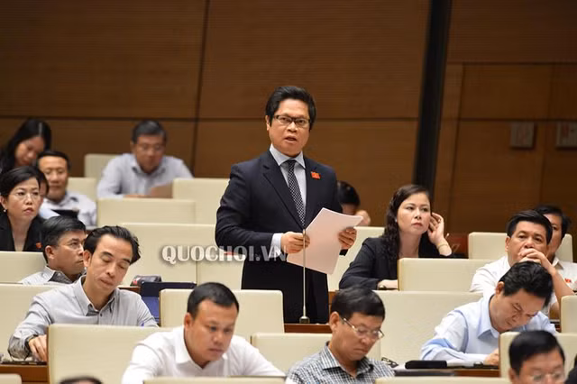 Nhung phan tich cua nu dai bieu quoc hoi khi nghen ngao noi ve gio lam, tien luong cong nhan