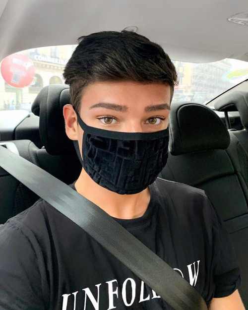 Chanlel, Fendi, LV tung ra loạt khẩu trang hàng hiệu cho hội nhà giàu - Hình 6 Chanlel, Fendi, LV tung ra loat khau trang hang hieu cho hoi nha giau-Hinh-6