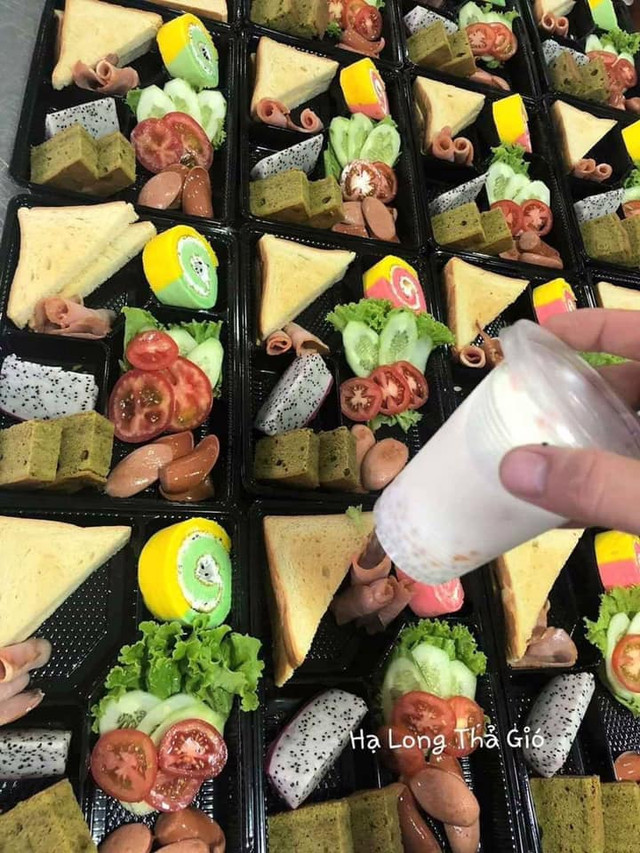 Mãn nhãn những suất cơm khách sạn nấu cho người cách ly chống Covid-19 - Hình 6 Man nhan nhung suat com khach san nau cho nguoi cach ly chong Covid-19-Hinh-6