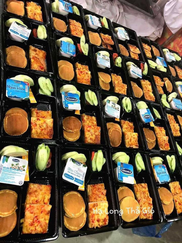 Mãn nhãn những suất cơm khách sạn nấu cho người cách ly chống Covid-19 - Hình 4 Man nhan nhung suat com khach san nau cho nguoi cach ly chong Covid-19-Hinh-4