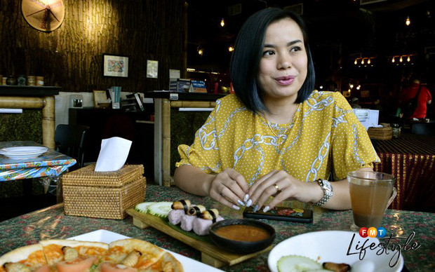 Độc lạ món sushi đuông dừa ở Malaysia - Hình 4 Doc la mon sushi duong dua o Malaysia-Hinh-4