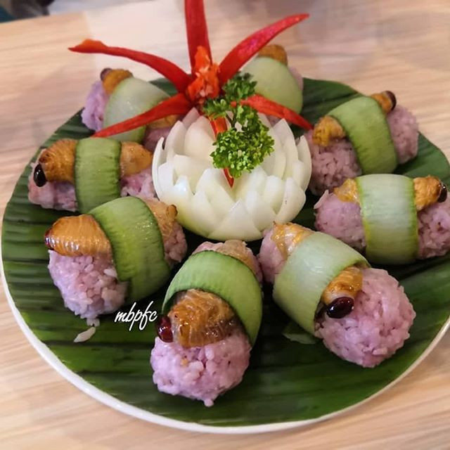 Độc lạ món sushi đuông dừa ở Malaysia - Hình 9 Doc la mon sushi duong dua o Malaysia-Hinh-9