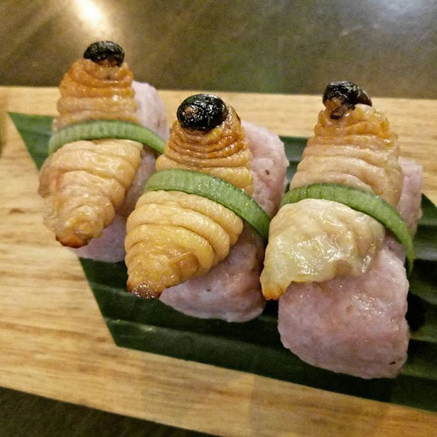 Độc lạ món sushi đuông dừa ở Malaysia - Hình 3 Doc la mon sushi duong dua o Malaysia-Hinh-3