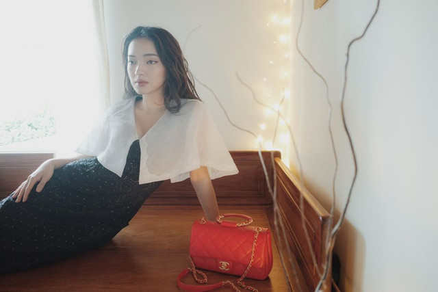 Người đẹp Việt từ Ý về bị cách ly có phong cách thời trang cực chất - Hình 13 Nguoi dep Viet tu Y ve bi cach ly co phong cach thoi trang cuc chat-Hinh-13
