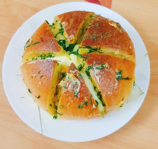 Bánh mì phô mai bơ tỏi Hàn Quốc 'cháy hàng' dân mạng - Hình 6 Banh mi pho mai bo toi Han Quoc 'chay hang' dan mang-Hinh-6