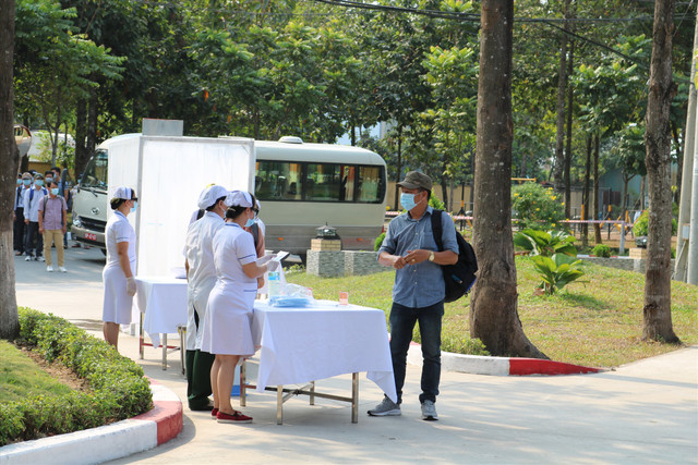 Cận cảnh cuộc diễn tập phòng chống Covid-19 của Sư đoàn 317 ở TP HCM - Hình 4 Can canh cuoc dien tap phong chong Covid-19 cua Su doan 317 o TP HCM-Hinh-4