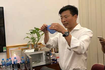 Khử khuẩn khẩu trang bằng lò vi sóng như thế nào? Khu khuan khau trang bang lo vi song nhu the nao?