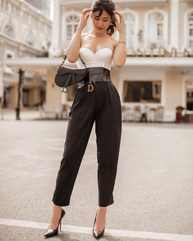 Ngắm trang phục gợi cảm từ sau khi lấy chồng của Đông Nhi - Hình 10 Ngam trang phuc goi cam tu sau khi lay chong cua Dong Nhi-Hinh-10