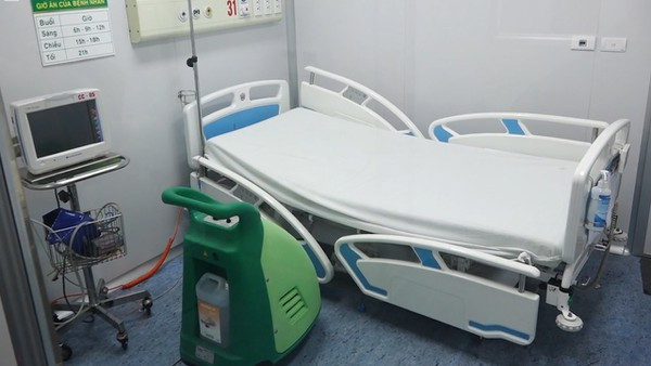 Phòng cách ly đặc biệt điều trị bệnh nhân Covid-19 thứ 17 có gì? - Hình 10 Phong cach ly dac biet dieu tri benh nhan Covid-19 thu 17 co gi?-Hinh-10