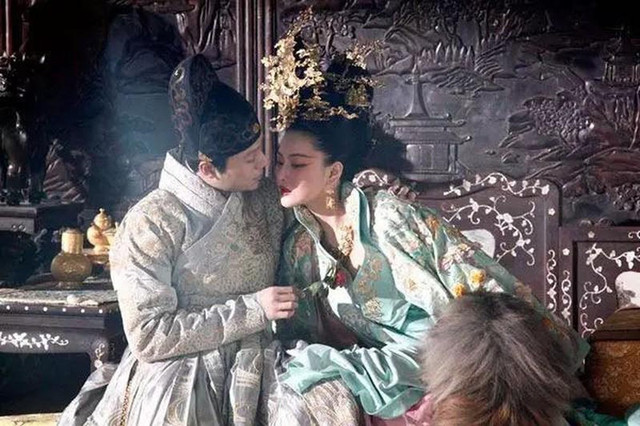 Vì sao phi tần thường “cấu kết” thái giám Trung Quốc thời phong kiến? - Hình 2 Vi sao phi tan thuong “cau ket” thai giam Trung Quoc thoi phong kien?-Hinh-2