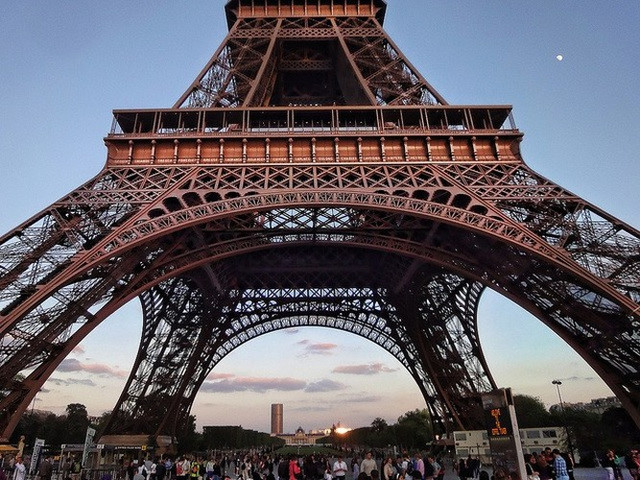 Có gì bên trong căn phòng bí mật trên đỉnh tháp Eiffel? - Hình 5 Co gi ben trong can phong bi mat tren dinh thap Eiffel?-Hinh-5