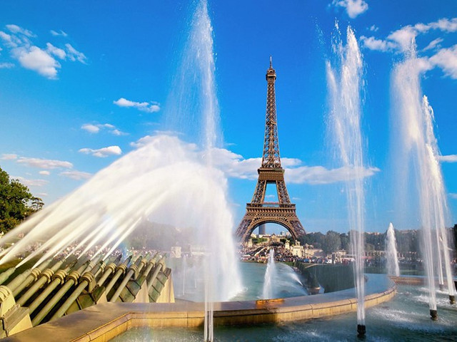 Có gì bên trong căn phòng bí mật trên đỉnh tháp Eiffel? Co gi ben trong can phong bi mat tren dinh thap Eiffel?