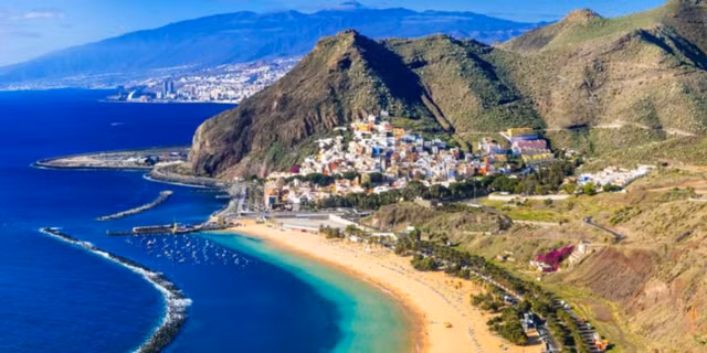 Hon dao huyen bi giup con nguoi 'xuyen khong'