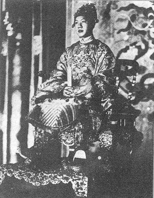 Điều ít biết về chuyện tình Bảo Đại và Nam Phương Hoàng Hậu Dieu it biet ve chuyen tinh Bao Dai va Nam Phuong Hoang Hau
