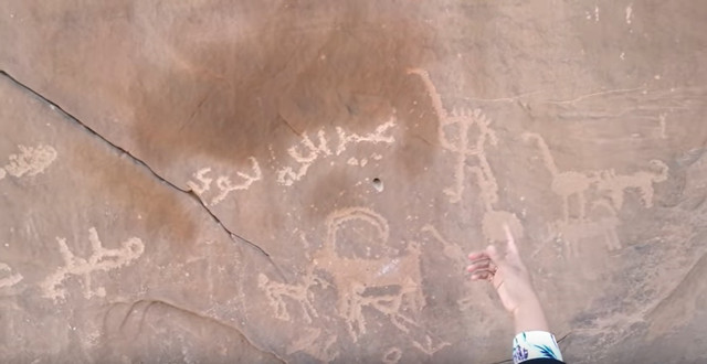 Lý giải nào cho khối đá hơn 10.000 năm tuổi bị cắt đôi hoàn hảo - Hình 9 Ly giai nao cho khoi da hon 10.000 nam tuoi bi cat doi hoan hao-Hinh-9