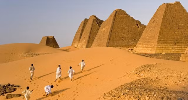 Khong phai ai cung biet, Kim tu thap khong chi co o Ai Cap-Hinh-7