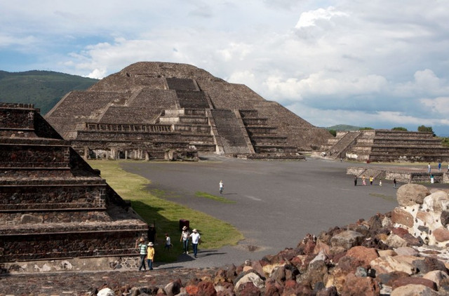 Khám phá đường hầm bên dưới kim tự tháp nổi tiếng ở Mexico - Hình 7 Kham pha duong ham ben duoi kim tu thap noi tieng o Mexico-Hinh-7