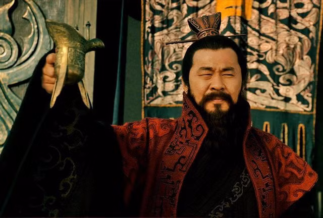 Tao Thao so huu 2 bao kiem khien nhieu cao thu ghen ti-Hinh-9