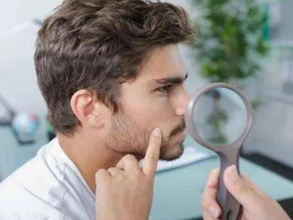 Đàn ông ít râu, râu rậm và râu bạc trắng nói nên sức khỏe thế nào? Dan ong it rau, rau ram va rau bac trang noi nen suc khoe the nao?