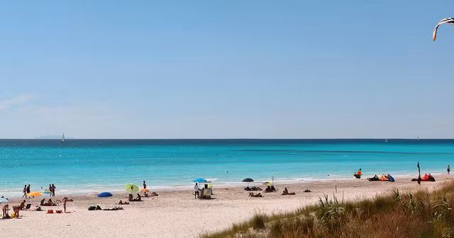 Bi mat gay soc: Bo bien cat trang tuyet dep o Tuscany chinh la chat thai-Hinh-7