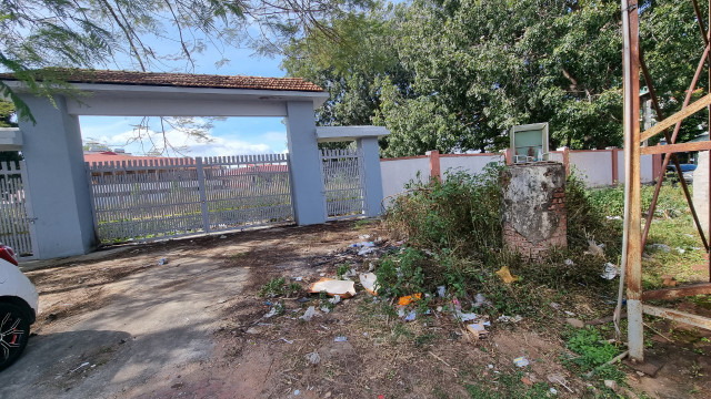 Kon Tum: ”Dat vang” 14 nam chi xay moi tuong rao, co moc um tum!-Hinh-2