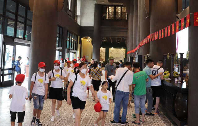 TP HCM thả khinh khí cầu ngày Quốc khánh 2/9 - Hình 10 TP HCM tha khinh khi cau ngay Quoc khanh 2/9-Hinh-10