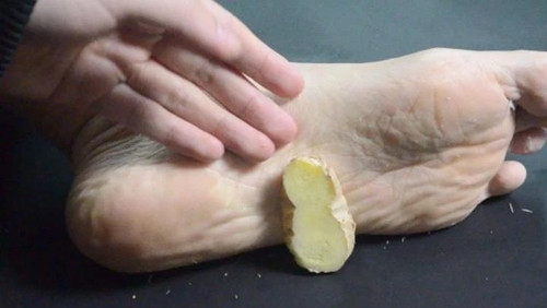 Xat gung vao ron va long ban chan moi toi, tac dung than ky se toi