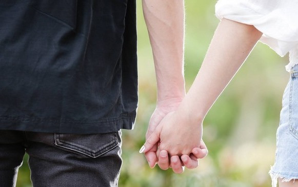 Bị bệnh vùng kín, chàng trai 5 năm đổi bạn gái liên tục Bi benh vung kin, chang trai 5 nam doi ban gai lien tuc