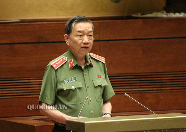 Vụ 39 thi thể trong container: Đoàn công tác Bộ Công an đang làm việc tại Anh Vu 39 thi the trong container: Doan cong tac Bo Cong an dang lam viec tai Anh