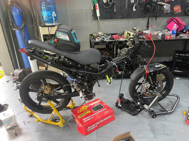 Cận cảnh các lò độ xe trái phép khi Công an Đồng Nai đột kích - Hình 15 Can canh cac lo do xe trai phep khi Cong an Dong Nai dot kich-Hinh-15