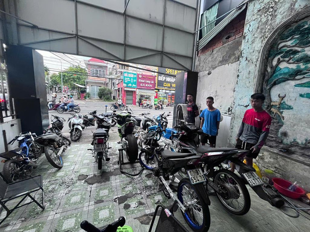 Cận cảnh các lò độ xe trái phép khi Công an Đồng Nai đột kích - Hình 12 Can canh cac lo do xe trai phep khi Cong an Dong Nai dot kich-Hinh-12