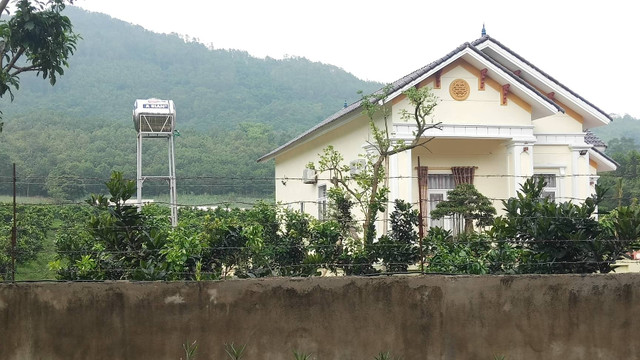 Nghi vấn nhà của Phó Chủ tịch UBND huyện Cẩm Thủy xây nhà trên đất nông nghiệp? Nghi van nha cua Pho Chu tich UBND huyen Cam Thuy xay nha tren dat nong nghiep?