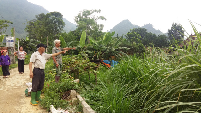 Cán bộ xã ở Sơn La tự ý bán đất công chỉ bị... khiển trách Can bo xa o Son La tu y ban dat cong chi bi... khien trach