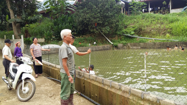 Cán bộ xã ở Sơn La tự ý bán đất công chỉ bị... khiển trách - Hình 2 Can bo xa o Son La tu y ban dat cong chi bi... khien trach-Hinh-2