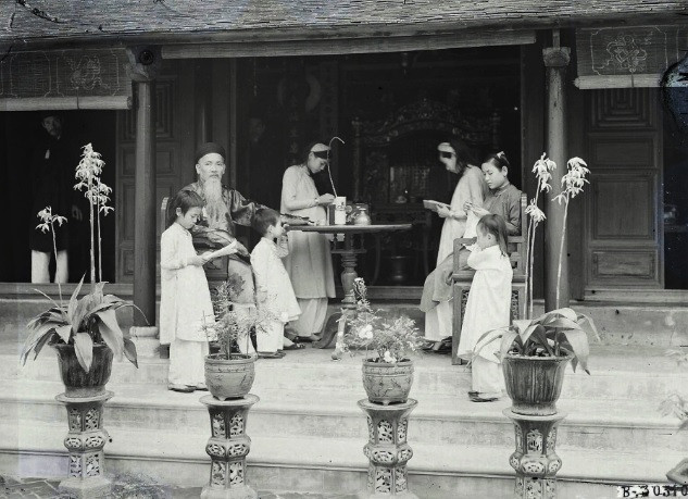 Ngắm không khí Tết Nguyên đán Bắc Bộ 100 năm trước cực chân thực - Hình 4 Ngam khong khi Tet Nguyen dan Bac Bo 100 nam truoc cuc chan thuc-Hinh-4