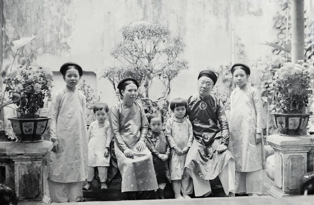 Ngắm không khí Tết Nguyên đán Bắc Bộ 100 năm trước cực chân thực Ngam khong khi Tet Nguyen dan Bac Bo 100 nam truoc cuc chan thuc