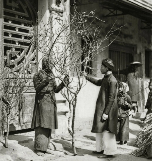 Ngắm không khí Tết Nguyên đán Bắc Bộ 100 năm trước cực chân thực - Hình 9 Ngam khong khi Tet Nguyen dan Bac Bo 100 nam truoc cuc chan thuc-Hinh-9