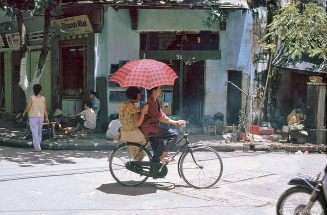 Ảnh đời thường gần gũi của Hà Nội những năm 1990 Anh doi thuong gan gui cua Ha Noi nhung nam 1990