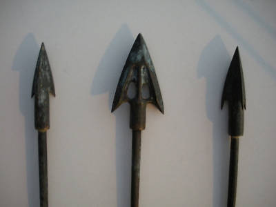 Lý giải nguyên nhân cung thủ thời phong kiến thường bắn mũi tên lên trời - Hình 8 Ly giai nguyen nhan cung thu thoi phong kien thuong ban mui ten len troi-Hinh-8