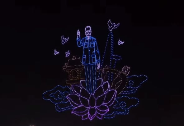 Man nhan hinh anh tong duyet trinh dien 10.500 drone tren song Sai Gon-Hinh-3