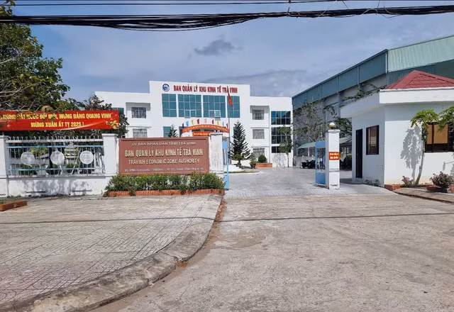 Tra Vinh: Biet gi ve lien danh trung goi thau nang cap duong so 01 KCN Long Duc