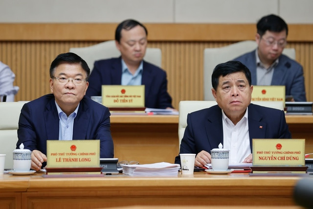 Thủ tướng: Càng khó khăn, thách thức, áp lực thì càng bản lĩnh - Hình 8 Thu tuong: Cang kho khan, thach thuc, ap luc thi cang ban linh-Hinh-8