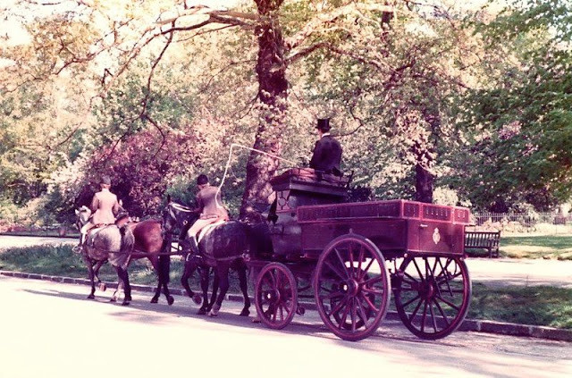 Nhìn lại diện mạo tuyệt đẹp của các thành phố châu Âu năm 1980 - Hình 8 Nhin lai dien mao tuyet dep cua cac thanh pho chau Au nam 1980-Hinh-8