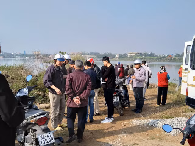 Mot nguoi dan ong chet duoi khi tha ca tien ong Cong, ong Tao