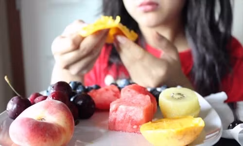 Ung thu gan vi lien tuc an trai cay hu thoi