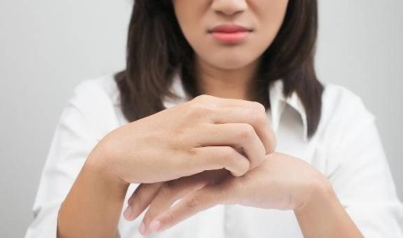 Sau ân ái nếu có 3 triệu chứng này phải đi khám ngay Sau an ai neu co 3 trieu chung nay phai di kham ngay