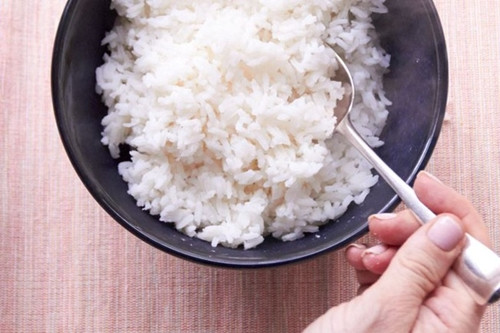 Thói quen ăn cơm này khiến người phụ nữ mắc tiểu đường Thoi quen an com nay khien nguoi phu nu mac tieu duong