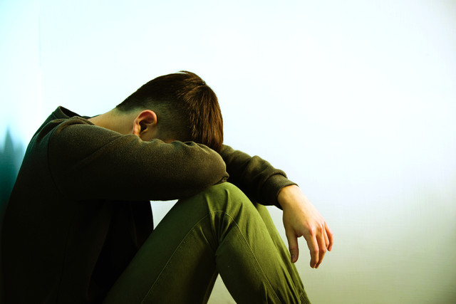 Thanh niên thường đi đại tiện ra máu, nguyên nhân là... lưỡng tính Thanh nien thuong di dai tien ra mau, nguyen nhan la... luong tinh