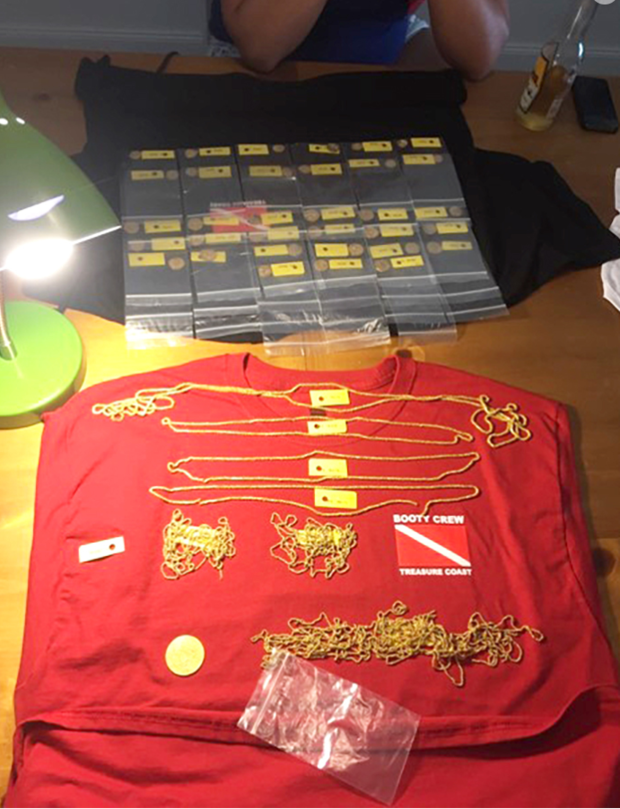 37 đồng tiền vàng trị giá hơn 1 triệu USD đã bị thu hồi - Hình 7 37 dong tien vang tri gia hon 1 trieu USD da bi thu hoi-Hinh-7